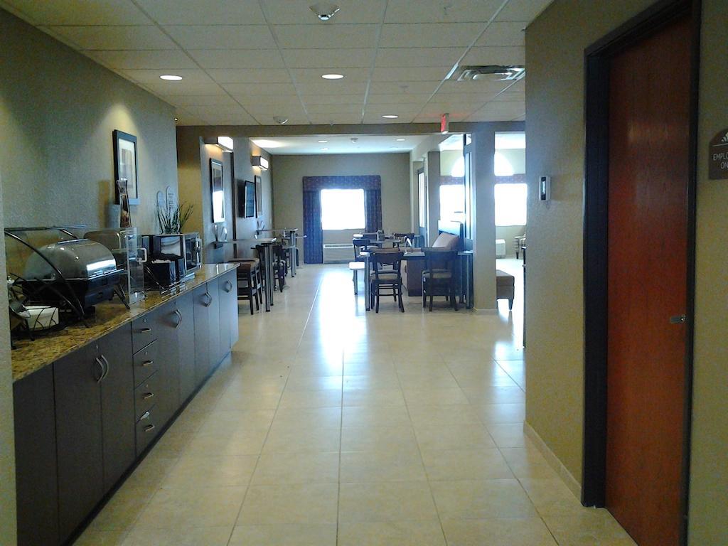 Microtel Inn & Suites Cotulla Exterior photo