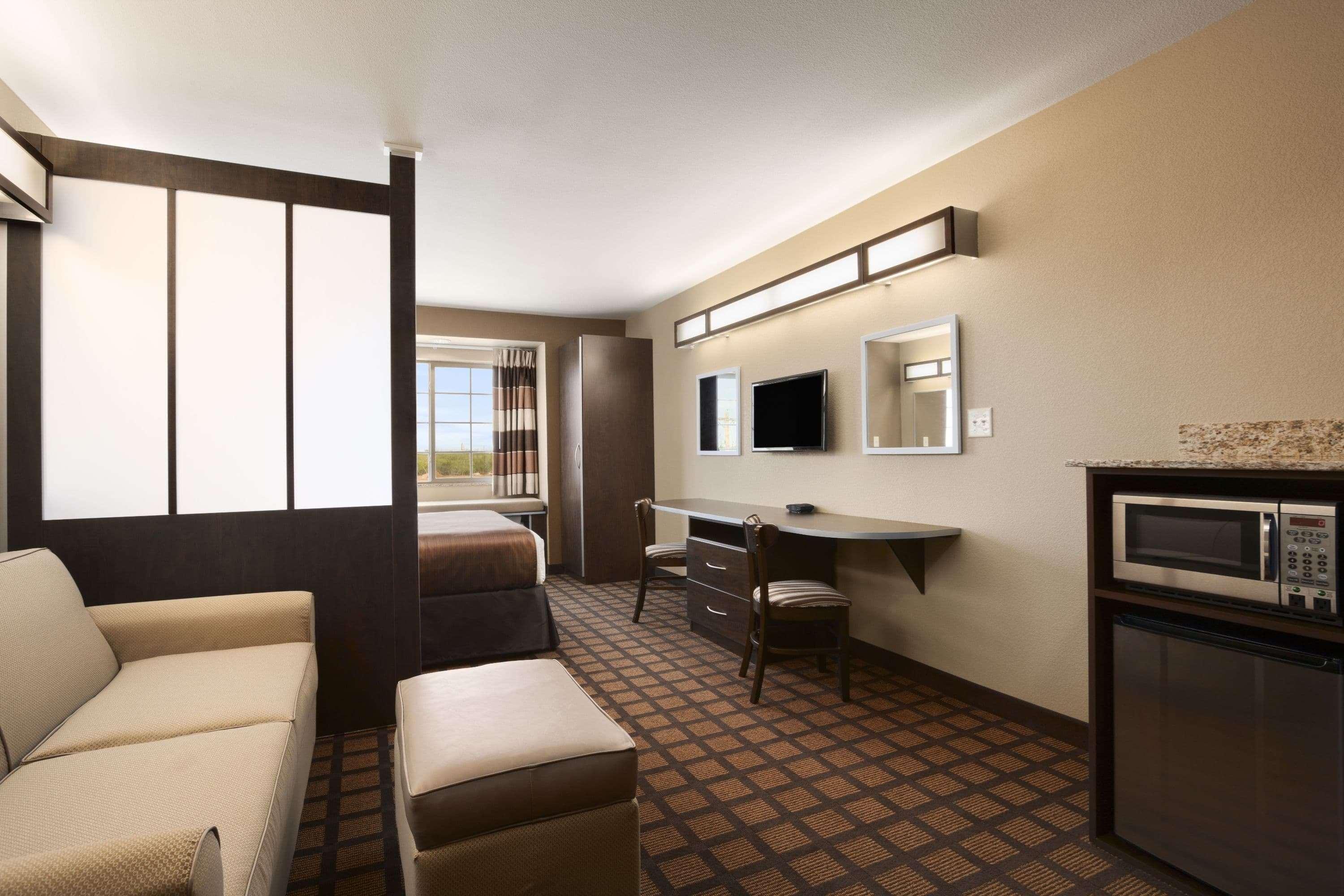 Microtel Inn & Suites Cotulla Exterior photo